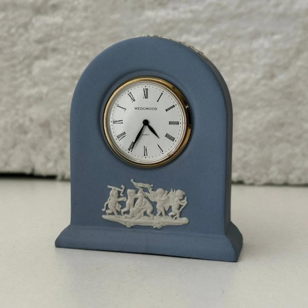 Wedgwood Blue Jasperware Mantle Clock Relief Quartz Desk Clock - New Battery
